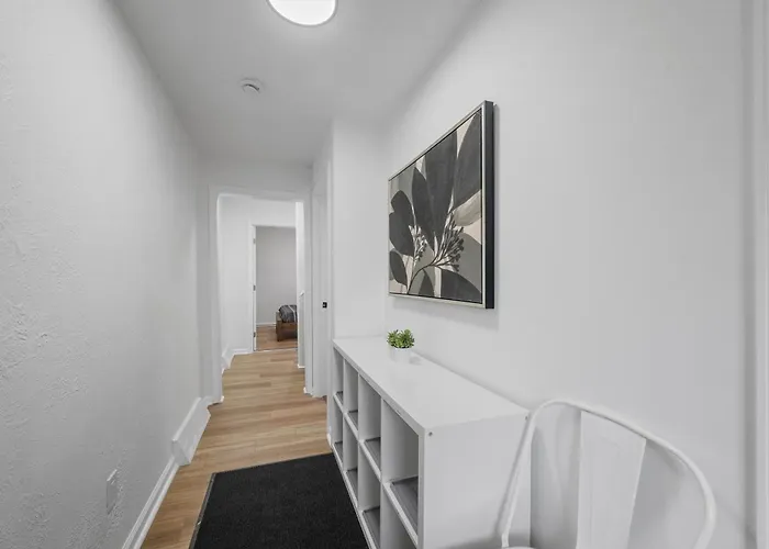 Bloomfield F Stylish Cozy Private Bedroom, Shared Bathroom, With Free Parking * Pittsburgh