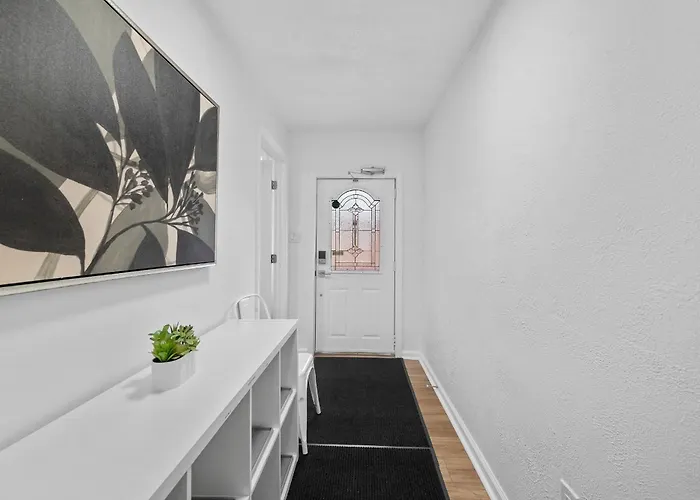Bloomfield F Stylish Cozy Private Bedroom, Shared Bathroom, With Free Parking Privatunterkunft